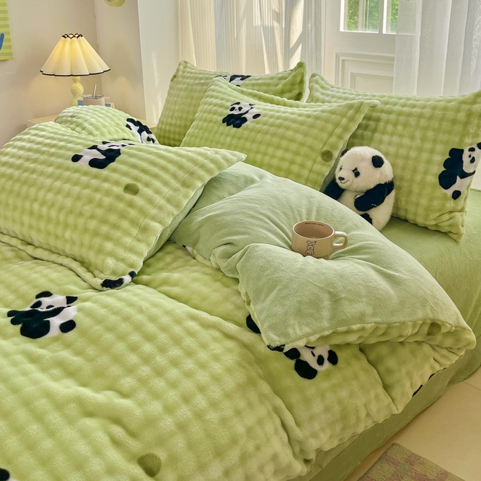 91家纺网 家纺一手货源 找家纺 梦纤绒 2025新款保暖舒适亲肤泡泡绒四件套 熊猫绿