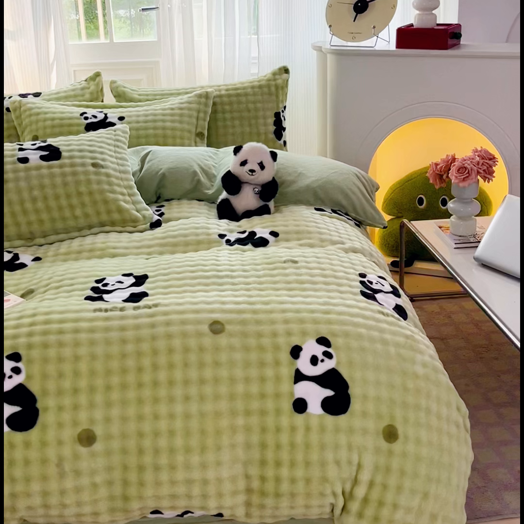 91家纺网 家纺一手货源 找家纺 梦纤绒 2025新款保暖舒适亲肤泡泡绒四件套 熊猫绿