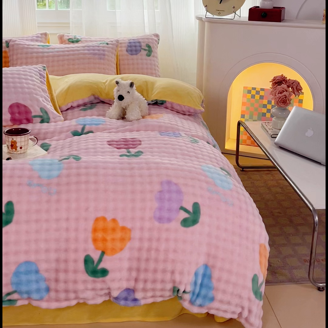 91家纺网 家纺一手货源 找家纺 梦纤绒 2025新款保暖舒适亲肤泡泡绒四件套 郁金香粉