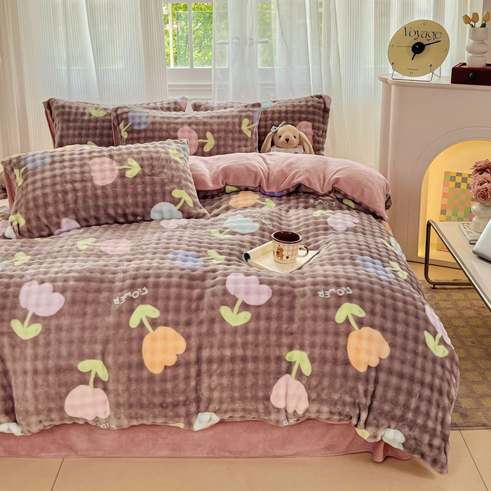 91家纺网 家纺一手货源 找家纺 梦纤绒 2025新款保暖舒适亲肤泡泡绒四件套 郁金香灰棕