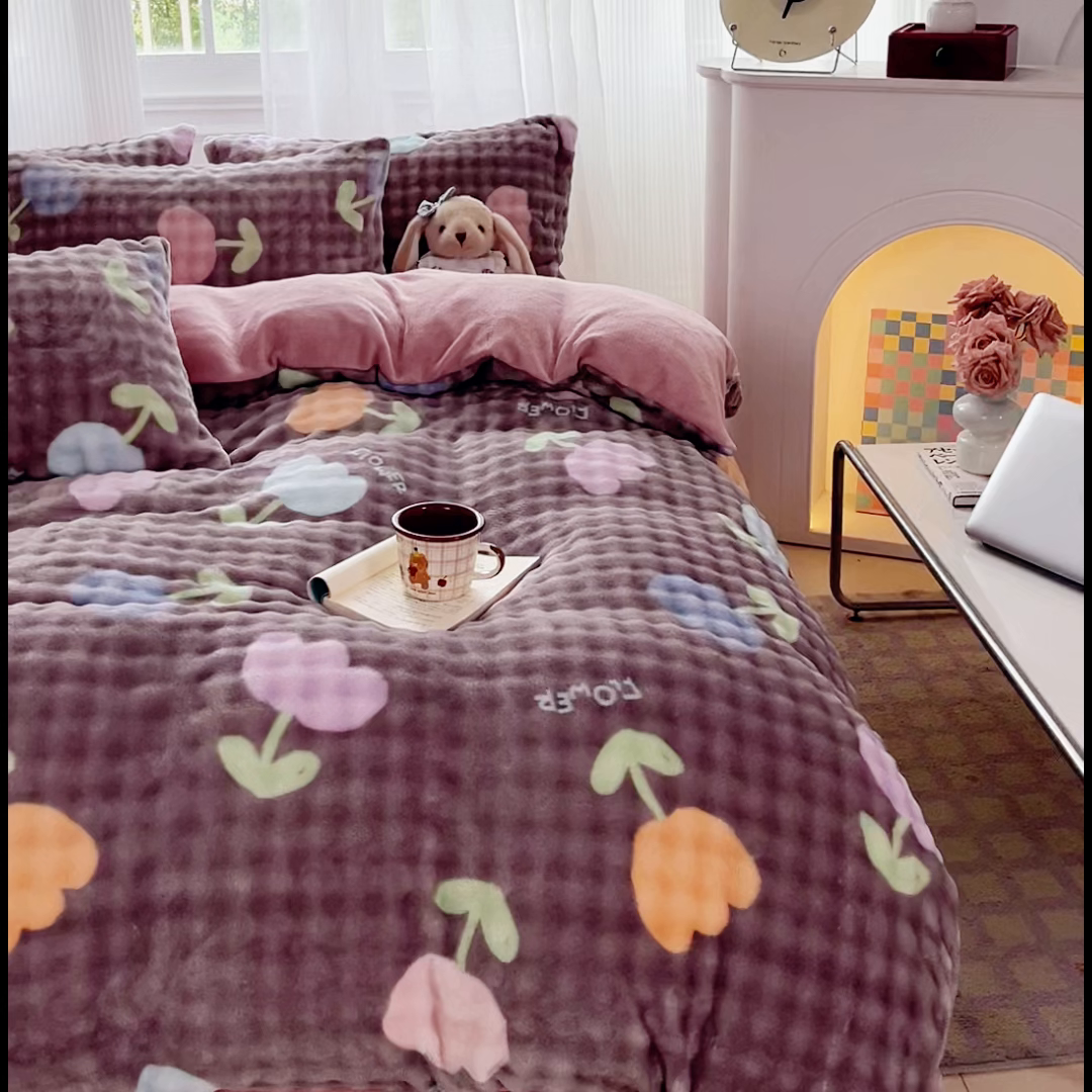 91家纺网 家纺一手货源 找家纺 梦纤绒 2025新款保暖舒适亲肤泡泡绒四件套 郁金香灰棕