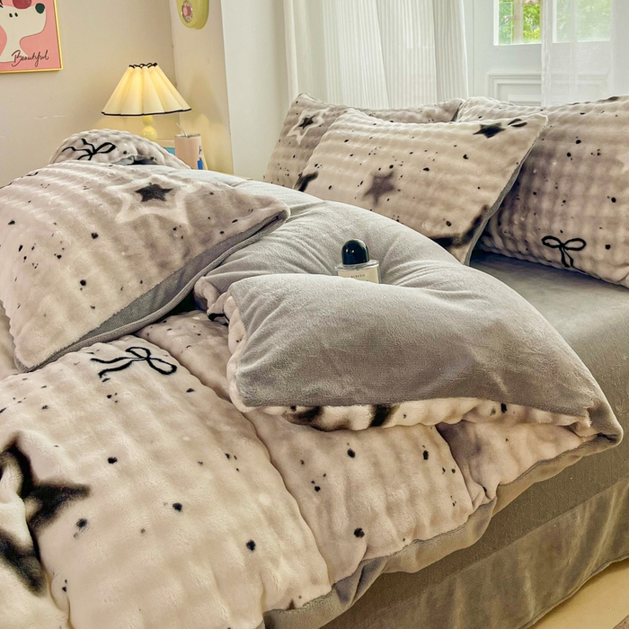 91家纺网 家纺一手货源 找家纺 梦纤绒 2025新款保暖舒适亲肤泡泡绒四件套 云纹五角星