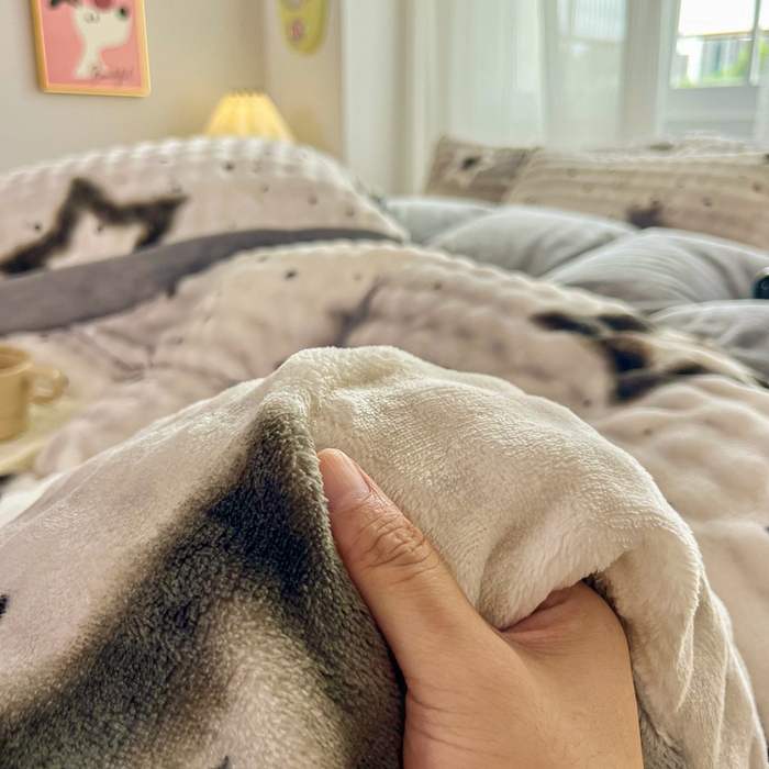 91家纺网 家纺一手货源 找家纺 梦纤绒 2025新款保暖舒适亲肤泡泡绒四件套 云纹五角星