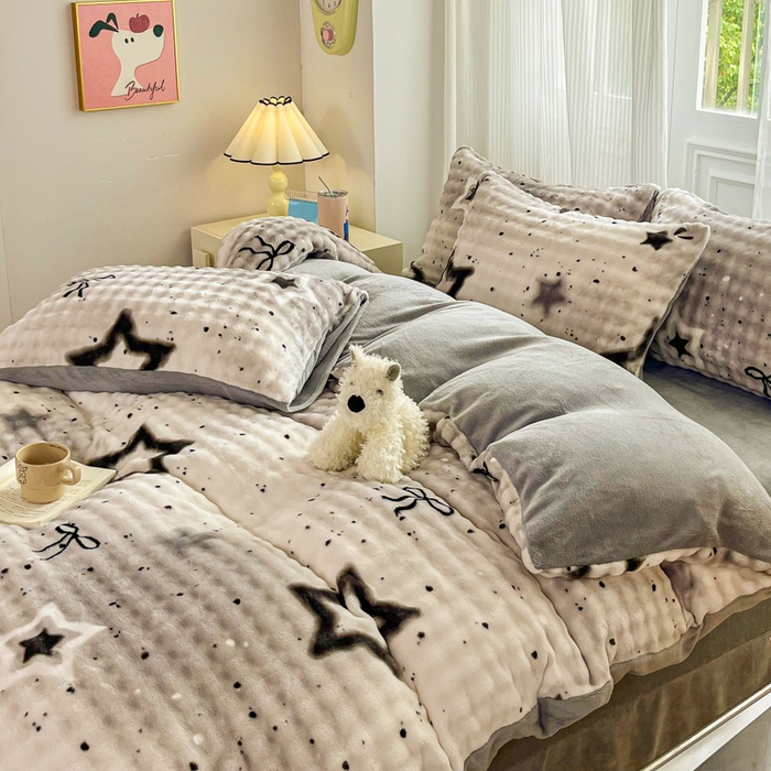 91家纺网 家纺一手货源 找家纺 梦纤绒 2025新款保暖舒适亲肤泡泡绒四件套 云纹五角星