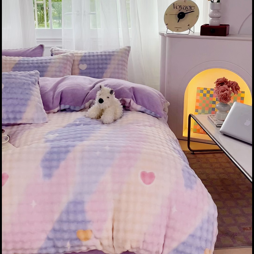 91家纺网 家纺一手货源 找家纺 梦纤绒 2025新款保暖舒适亲肤泡泡绒四件套 云纹云朵紫