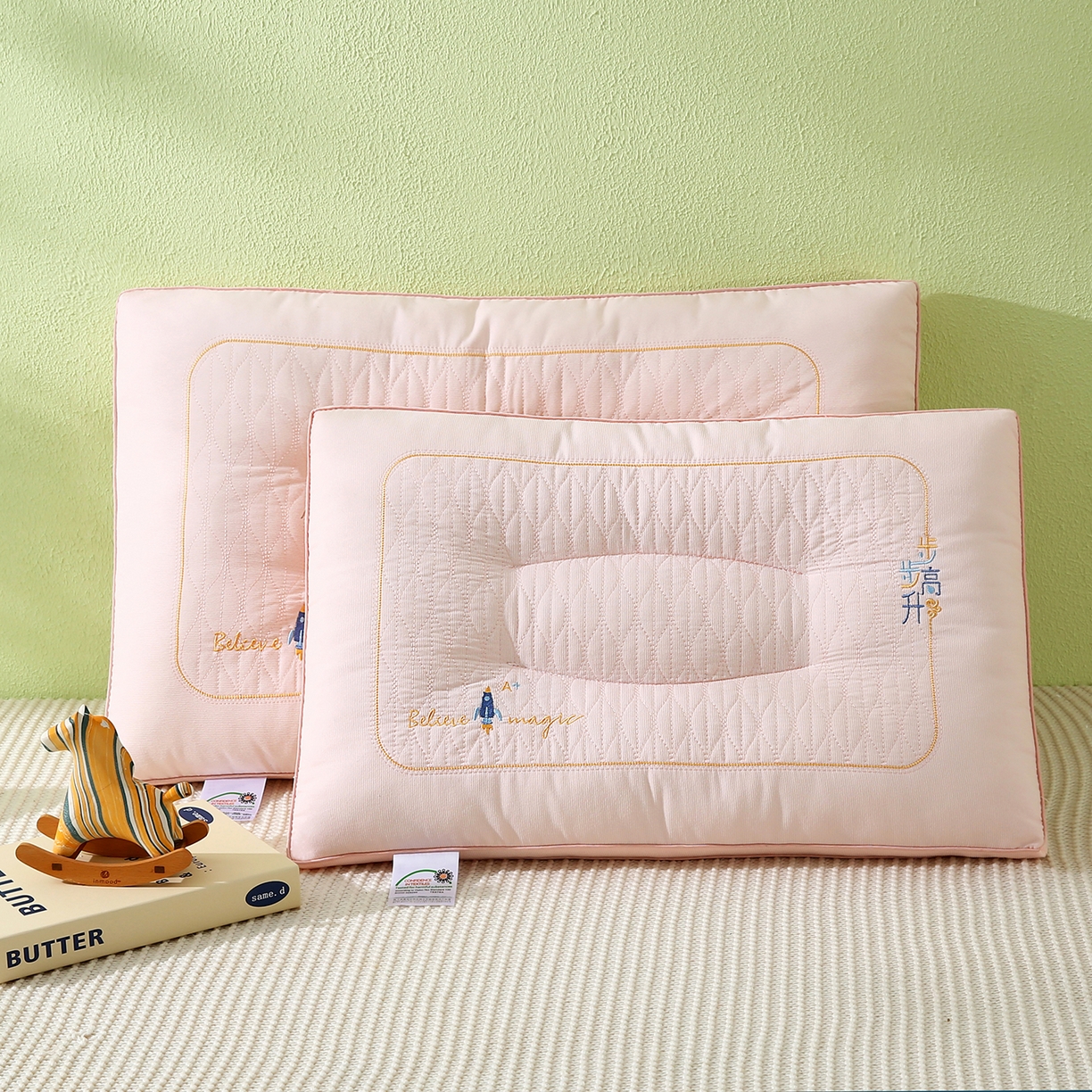 91家纺网 家纺一手货源 找家纺 宇诺家纺 2025新款步步高升枕头枕芯 粉玉