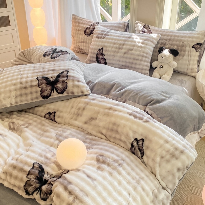 91家纺网 家纺一手货源 找家纺 梦纤绒 2025新款保暖舒适亲肤泡泡绒四件套 蝶影灰