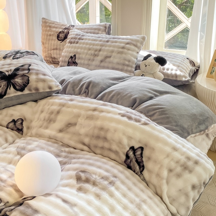 91家纺网 家纺一手货源 找家纺 梦纤绒 2025新款保暖舒适亲肤泡泡绒四件套 蝶影灰