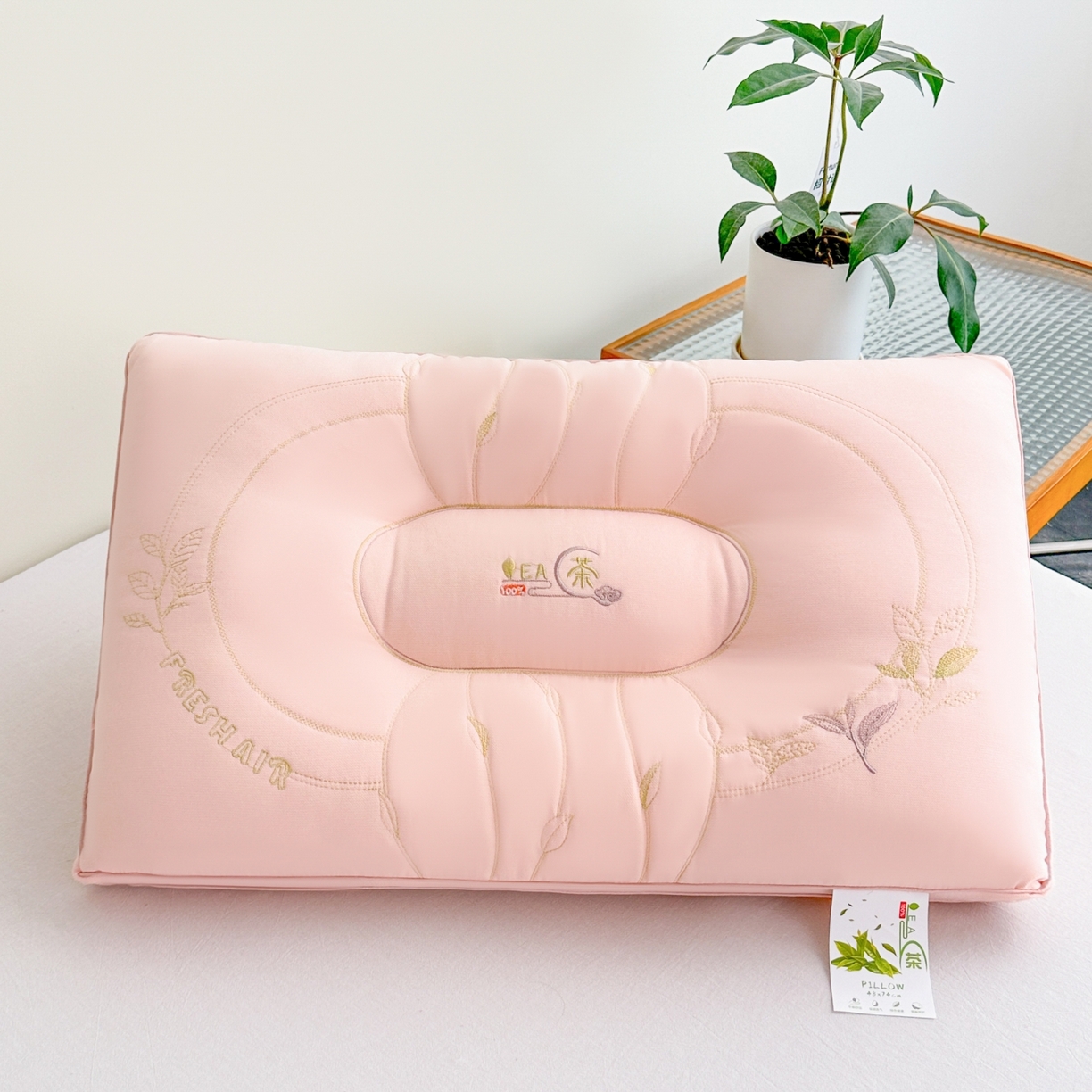 91家纺网 家纺一手货源 找家纺 （总）宇诺家纺 2025新款刺绣款高档单人枕头枕芯亲肤透气单人舒睡保健枕睡眠不变形