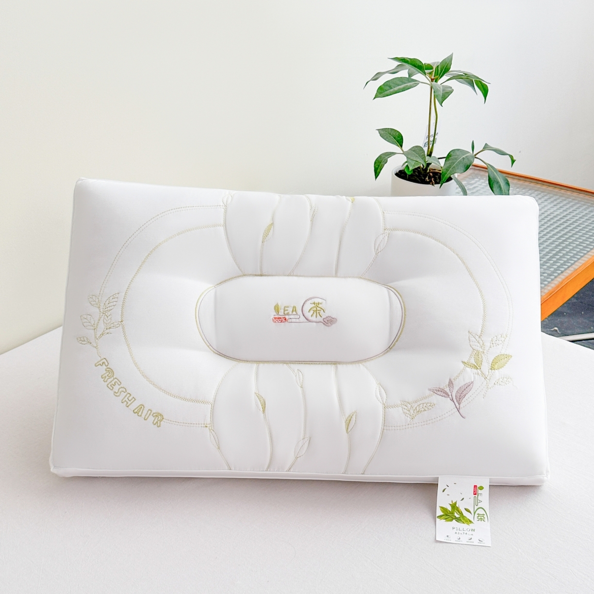 宇诺家纺 2025新款刺绣款高档单人枕头枕芯亲肤透气单人舒睡保健枕睡眠不变形 栀子白