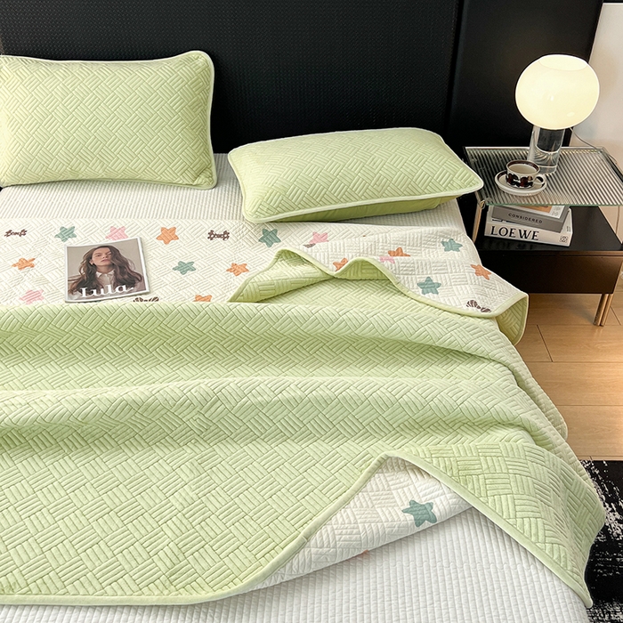 91家纺网 家纺一手货源 找家纺 茉夕家纺 2025新款云朵系列棉+牛奶绒单床盖 床盖单件 云朵-青果绿