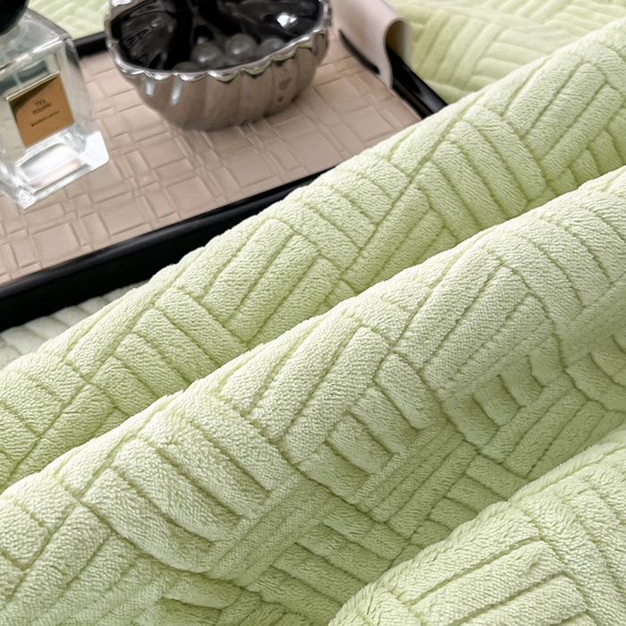 91家纺网 家纺一手货源 找家纺 茉夕家纺 2025新款云朵系列棉+牛奶绒单床盖 床盖单件 云朵-青果绿