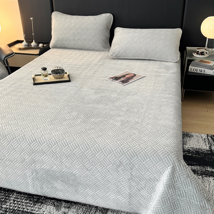 91家纺网 家纺一手货源 找家纺 茉夕家纺 2025新款云朵系列棉+牛奶绒单床盖 床盖单件 云朵-绅士灰