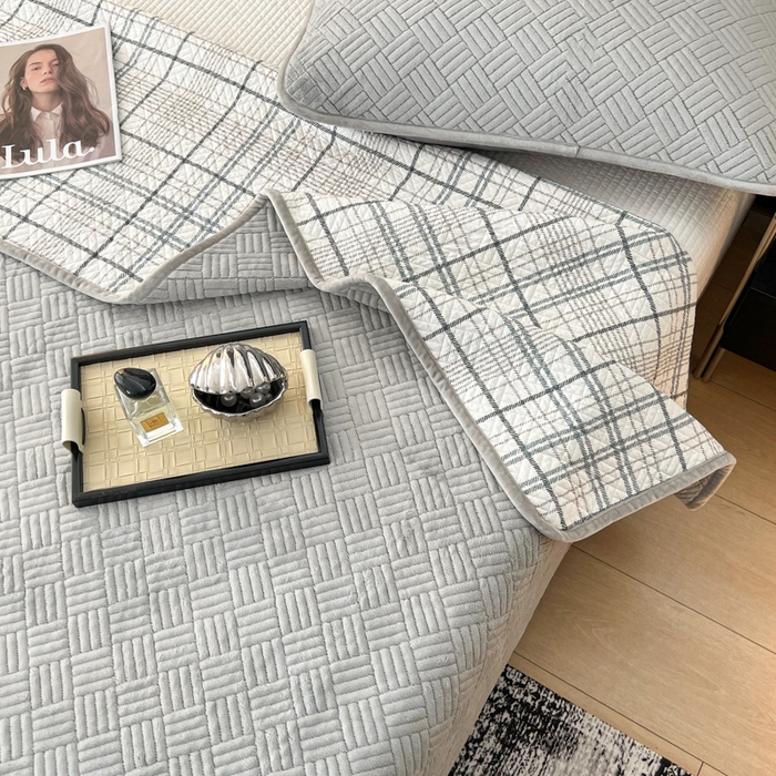 91家纺网 家纺一手货源 找家纺 茉夕家纺 2025新款云朵系列棉+牛奶绒单床盖 床盖单件 云朵-绅士灰