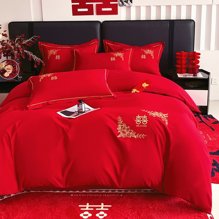 91家纺网 家纺一手货源 找家纺 （总）艾橙家纺 2025新款大红云朵棉刺绣婚庆系列四件套