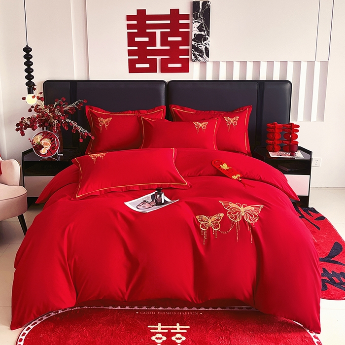 91家纺网 家纺一手货源 找家纺 （总）艾橙家纺 2025新款大红云朵棉刺绣婚庆系列四件套