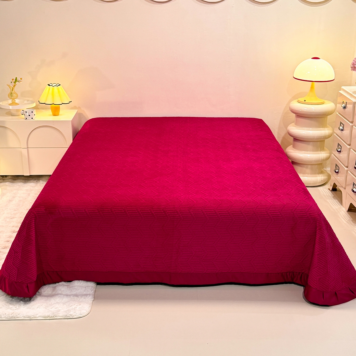 91家纺网 家纺一手货源 找家纺 新方向 2025新款全消光A类刺绣牛奶绒四件套-呆萌小狗 呆萌小狗-洋酒红