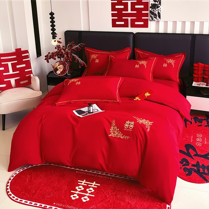 91家纺网 家纺一手货源 找家纺 艾橙家纺 2025新款大红云朵棉刺绣婚庆系列四件套 百年好和