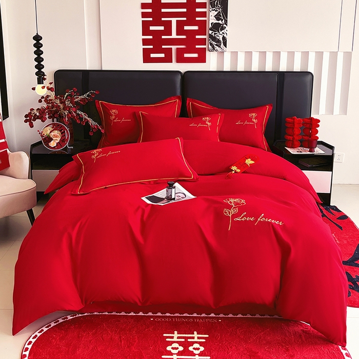 艾橙家纺 2025新款大红云朵棉刺绣婚庆系列四件套 花开并蒂