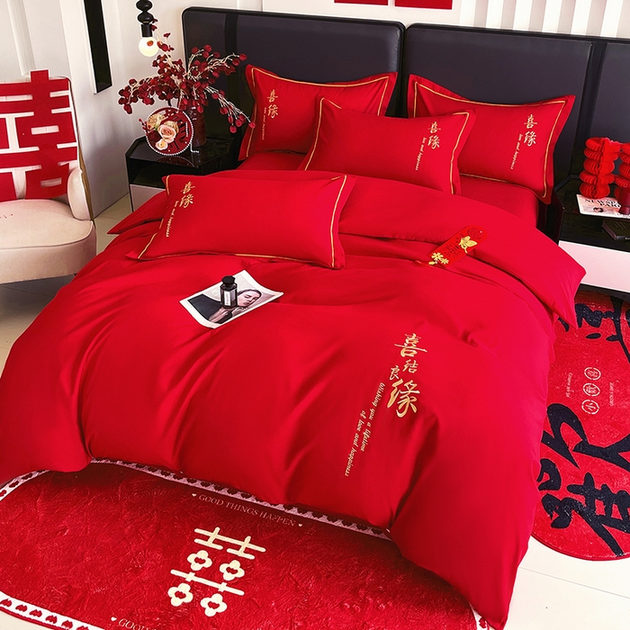 91家纺网 家纺一手货源 找家纺 艾橙家纺 2025新款大红云朵棉刺绣婚庆系列四件套 喜结良缘