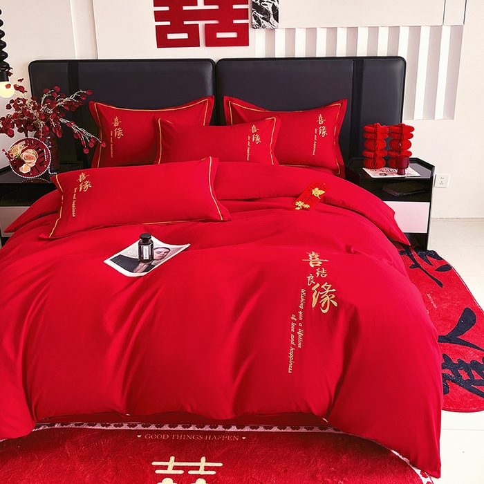 91家纺网 家纺一手货源 找家纺 艾橙家纺 2025新款大红云朵棉刺绣婚庆系列四件套 喜结良缘