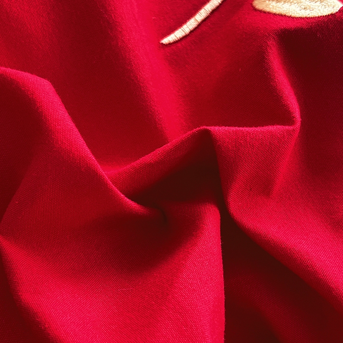 91家纺网 家纺一手货源 找家纺 艾橙家纺 2025新款大红云朵棉刺绣婚庆系列四件套 喜结良缘