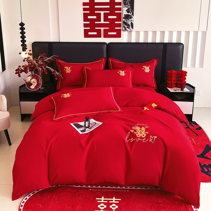 艾橙家纺 2025新款大红云朵棉刺绣婚庆系列四件套 一生挚爱