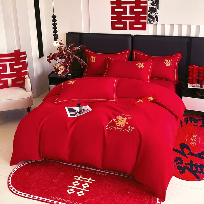 91家纺网 家纺一手货源 找家纺 艾橙家纺 2025新款大红云朵棉刺绣婚庆系列四件套 一生挚爱