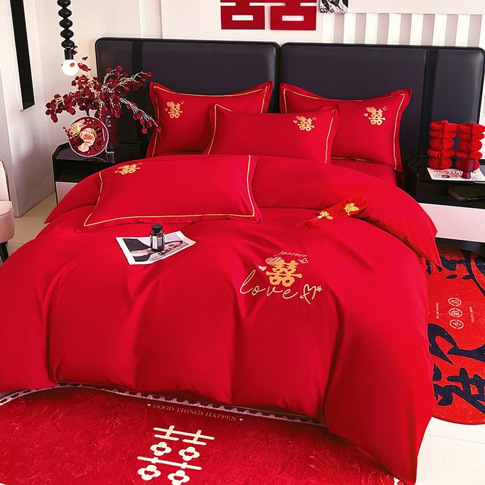 91家纺网 家纺一手货源 找家纺 艾橙家纺 2025新款大红云朵棉刺绣婚庆系列四件套 一生挚爱