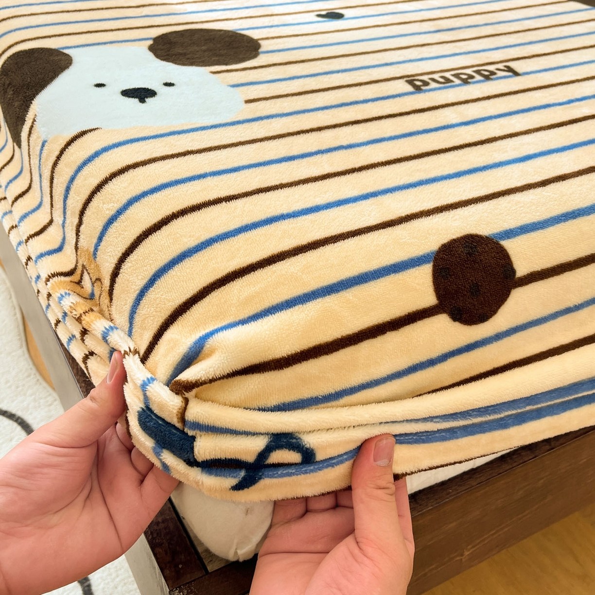 91家纺网 家纺一手货源 找家纺 寻米 2025新款加厚牛奶绒印花床笠-大床牛奶绒床笠一号 海德堡小狗