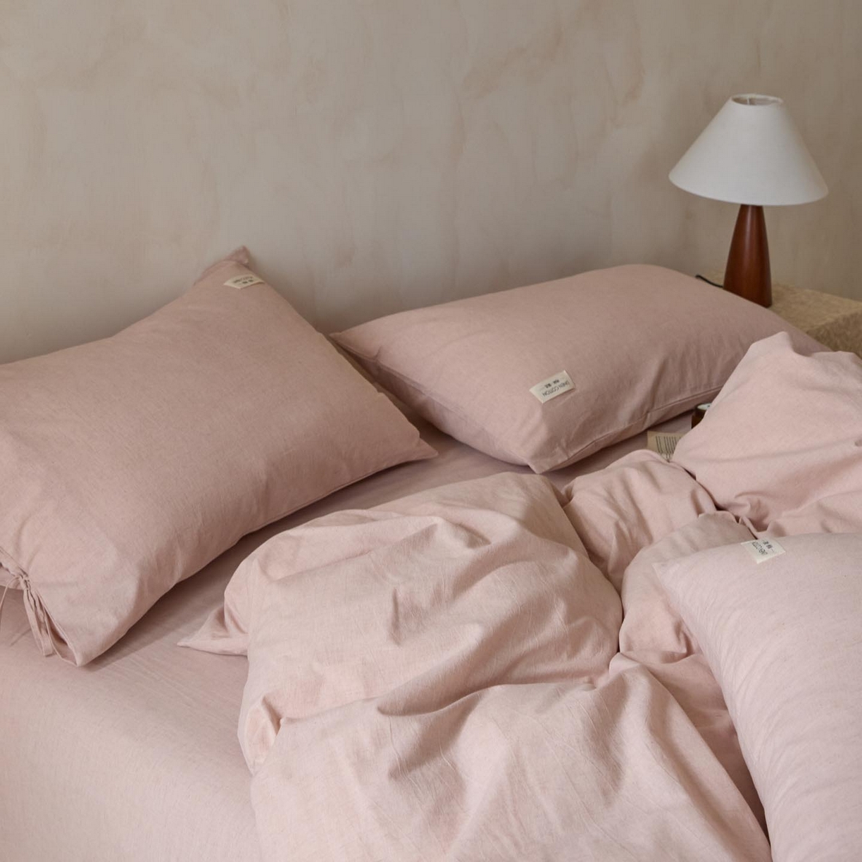 91家纺网 家纺一手货源 找家纺 涵宸家纺 2025新款色织棉麻四件套系列-单被套 原点-浅粉