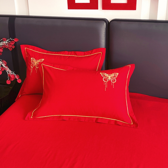 91家纺网 家纺一手货源 找家纺 艾橙家纺 2025新款大红云朵棉刺绣婚庆系列单床单床单单件 比翼双飞