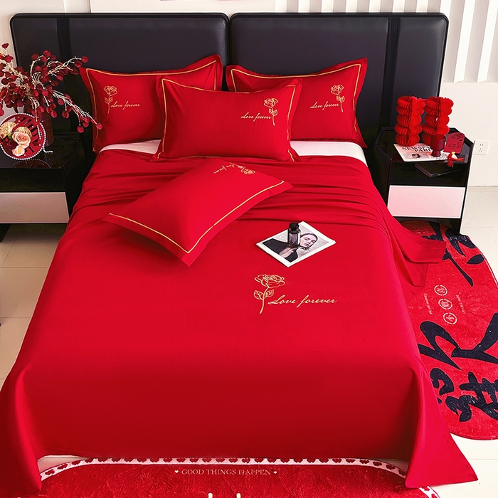 91家纺网 家纺一手货源 找家纺 艾橙家纺 2025新款大红云朵棉刺绣婚庆系列单床单床单单件 花开并蒂