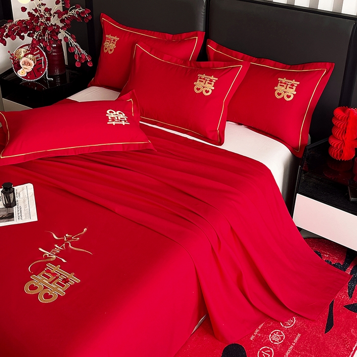 91家纺网 家纺一手货源 找家纺 艾橙家纺 2025新款大红云朵棉刺绣婚庆系列单床单床单单件 吾家有喜