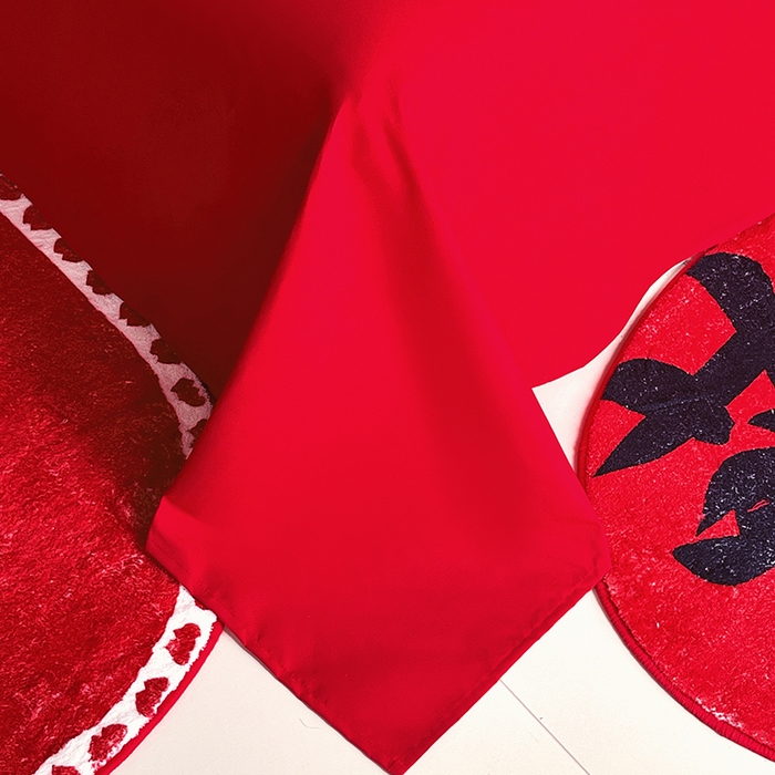 91家纺网 家纺一手货源 找家纺 艾橙家纺 2025新款大红云朵棉刺绣婚庆系列单床单床单单件 相爱一生