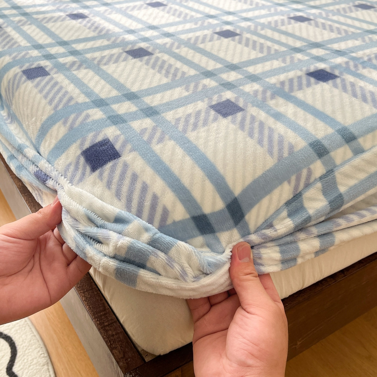 91家纺网 家纺一手货源 找家纺 寻米 2025新款加厚牛奶绒印花床笠-大床牛奶绒床笠一号 蓝色恋人