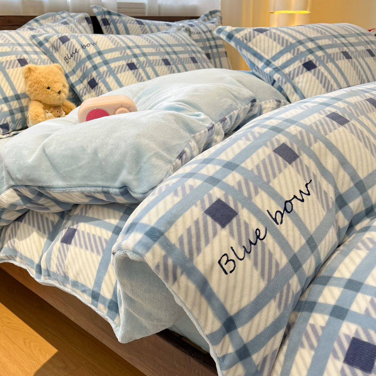 91家纺网 家纺一手货源 找家纺 寻米 2025新款加厚牛奶绒印花床笠-大床牛奶绒床笠一号 蓝色恋人