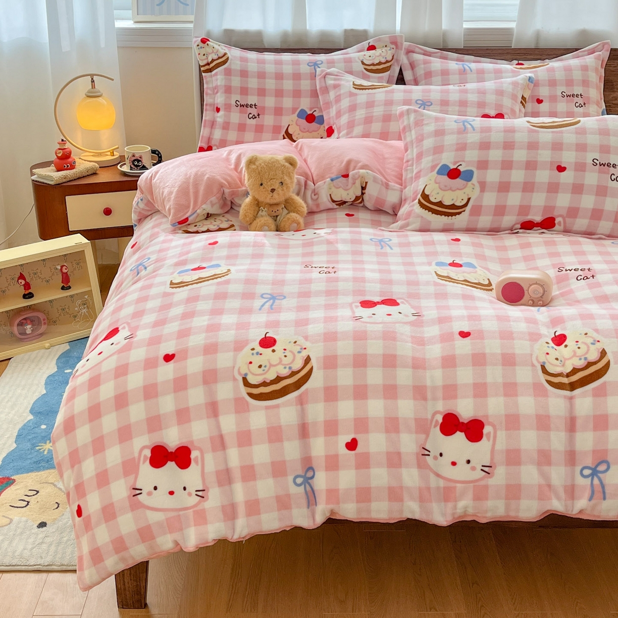 91家纺网 家纺一手货源 找家纺 寻米 2025新款加厚牛奶绒印花床笠-大床牛奶绒床笠一号 小喵浮云卷