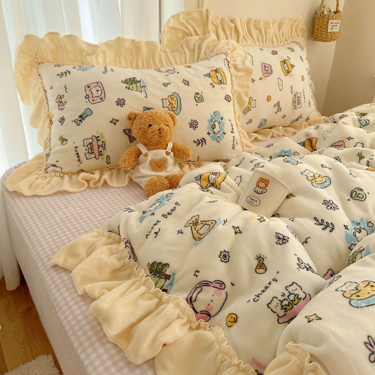 91家纺网 家纺一手货源 找家纺 瑞莱 上新2025年秋冬新款A类200克牛奶绒卡通印花四件套 开心时光