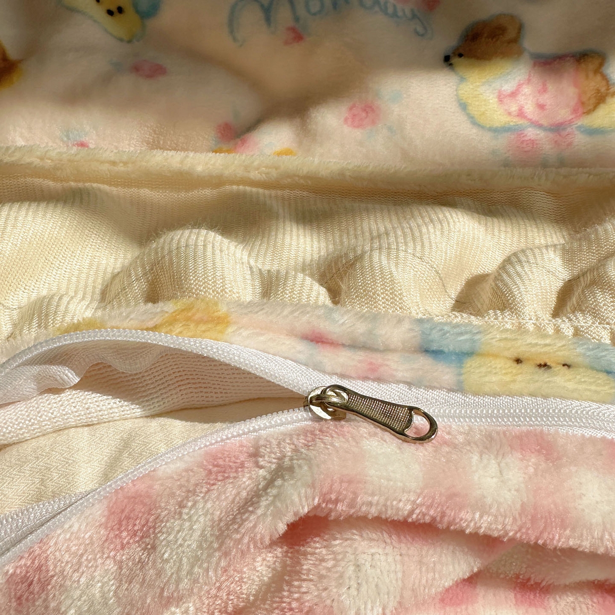 91家纺网 家纺一手货源 找家纺 （总）瑞莱 上新2025年秋冬新款A类200克牛奶绒卡通印花四件套