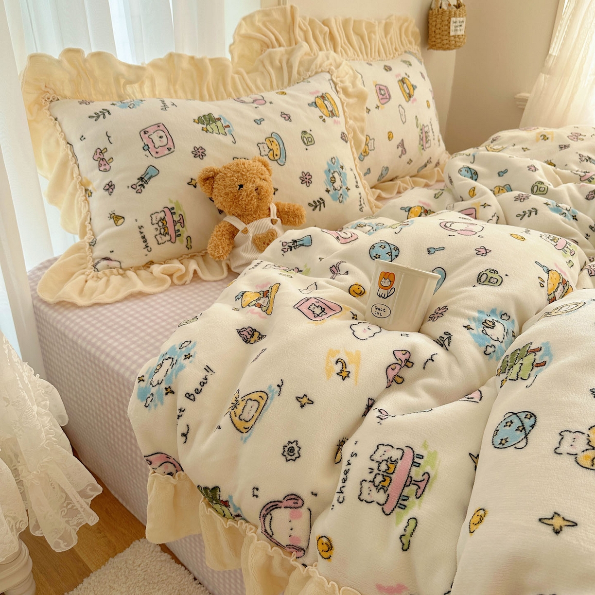 91家纺网 家纺一手货源 找家纺 瑞莱 上新2025年秋冬新款A类200克牛奶绒卡通印花四件套 开心时光