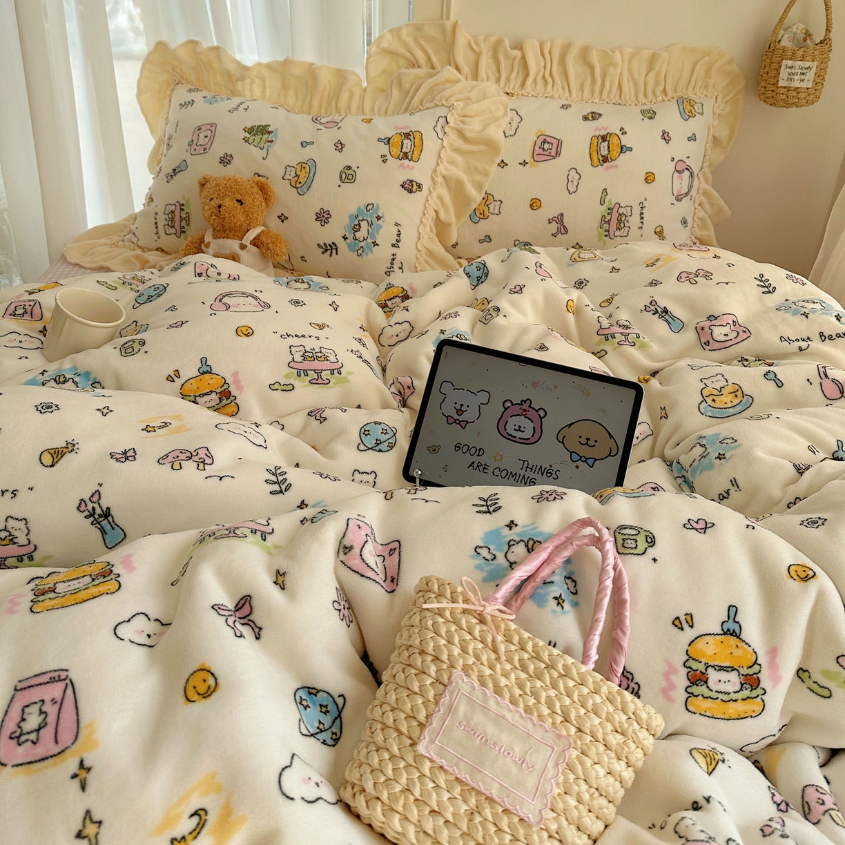 91家纺网 家纺一手货源 找家纺 瑞莱 上新2025年秋冬新款A类200克牛奶绒卡通印花四件套 开心时光