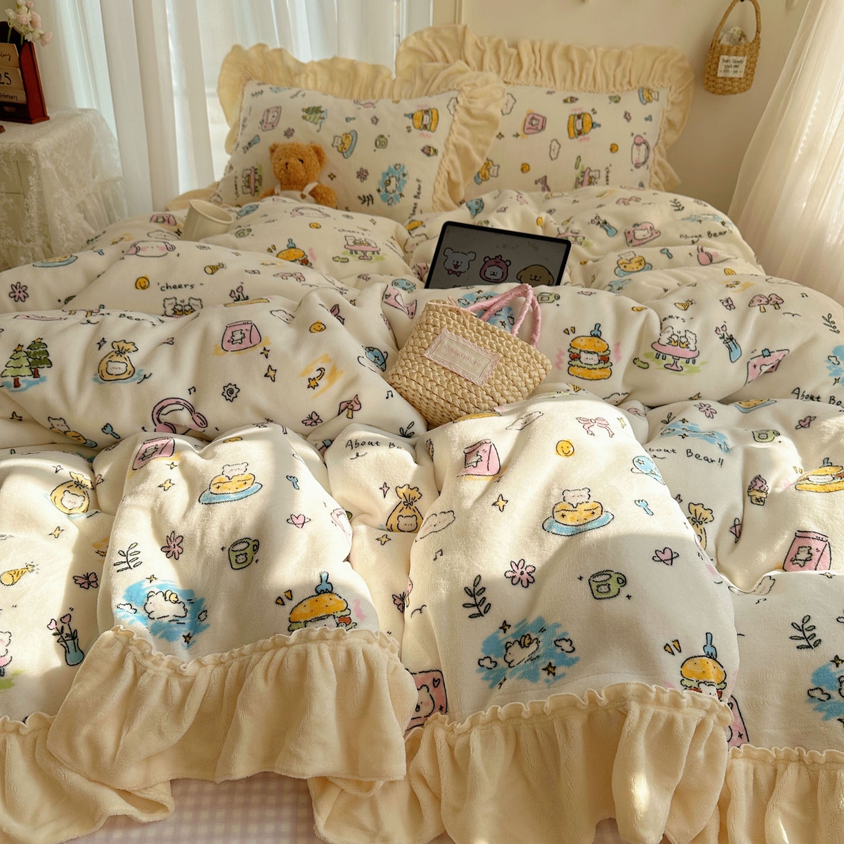 91家纺网 家纺一手货源 找家纺 瑞莱 上新2025年秋冬新款A类200克牛奶绒卡通印花四件套 开心时光