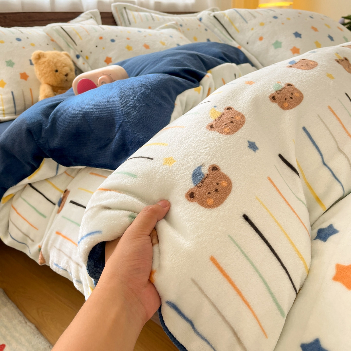 91家纺网 家纺一手货源 找家纺 寻米 2025新款加厚牛奶绒印花床笠-大床牛奶绒床笠一号 小熊维尼