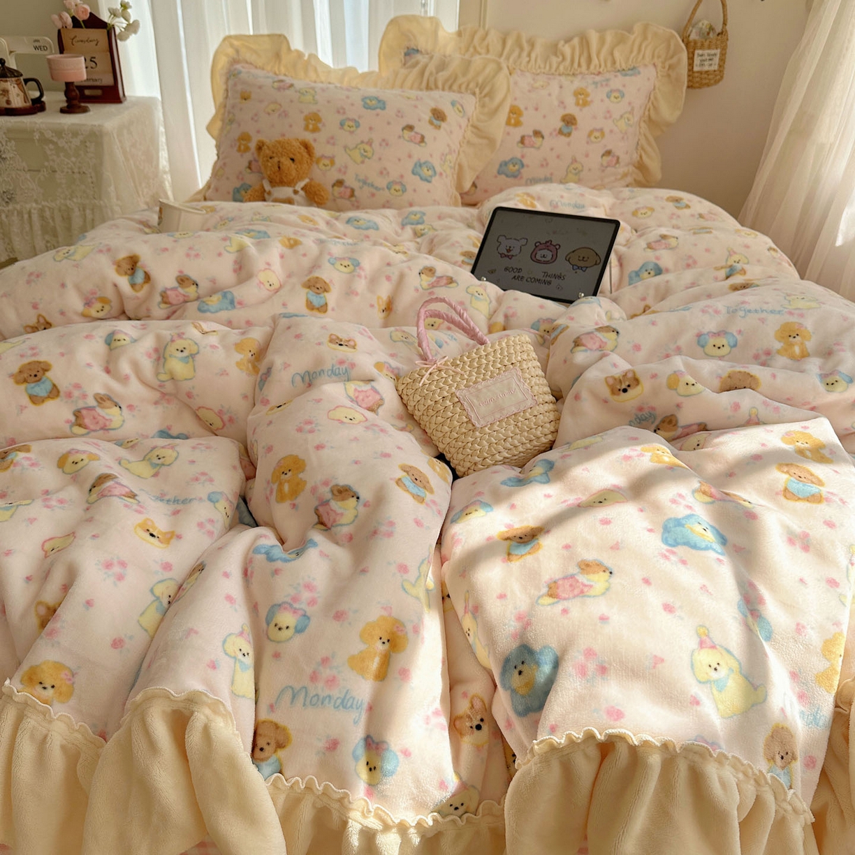 91家纺网 家纺一手货源 找家纺 瑞莱 上新2025年秋冬新款A类200克牛奶绒卡通印花四件套 小泡芙