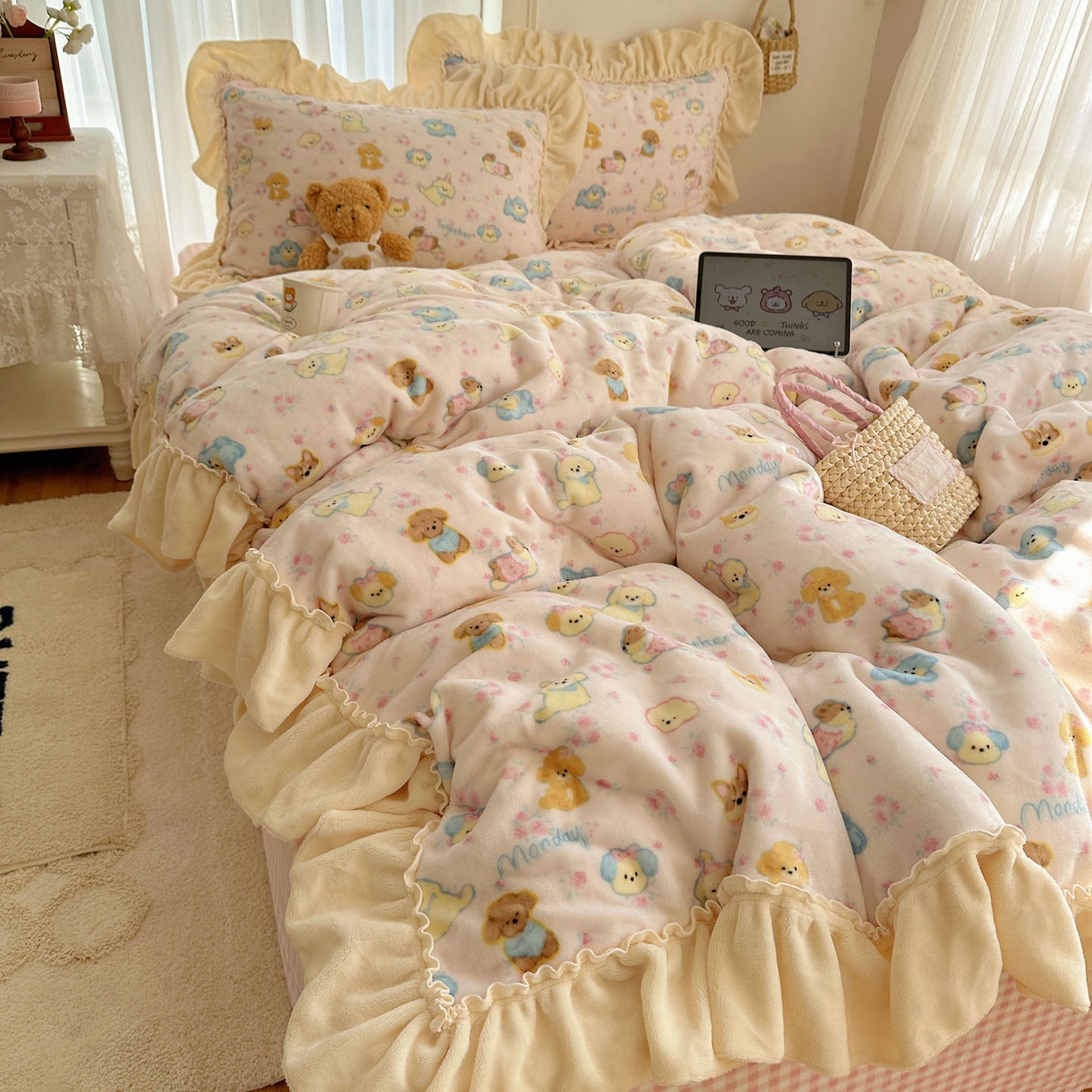 91家纺网 家纺一手货源 找家纺 瑞莱 上新2025年秋冬新款A类200克牛奶绒卡通印花四件套 小泡芙