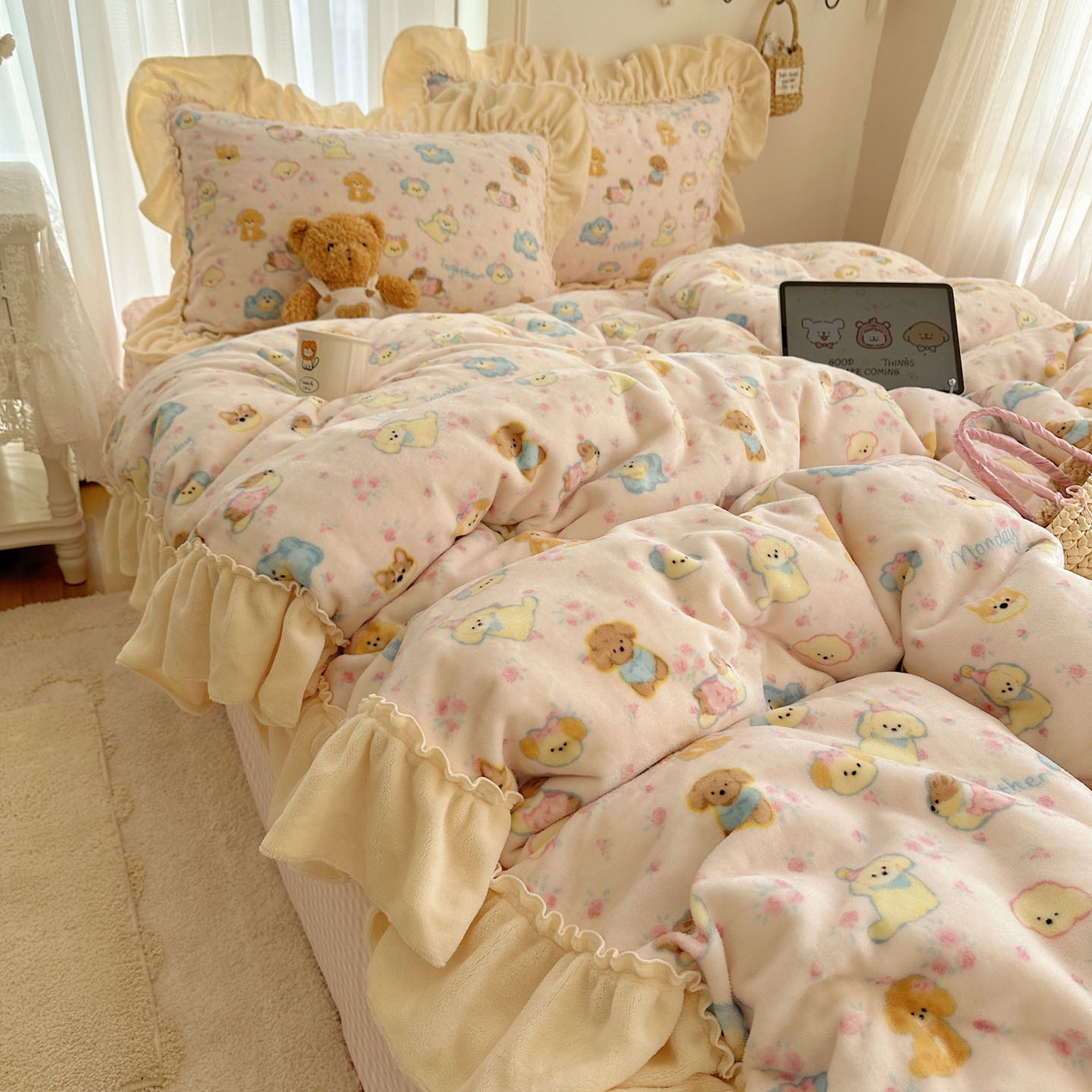 91家纺网 家纺一手货源 找家纺 瑞莱 上新2025年秋冬新款A类200克牛奶绒卡通印花四件套 小泡芙