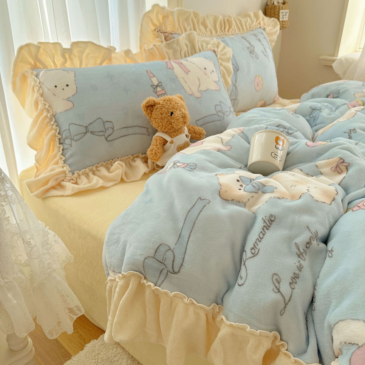 91家纺网 家纺一手货源 找家纺 瑞莱 上新2025年秋冬新款A类200克牛奶绒卡通印花四件套 元气猫咪