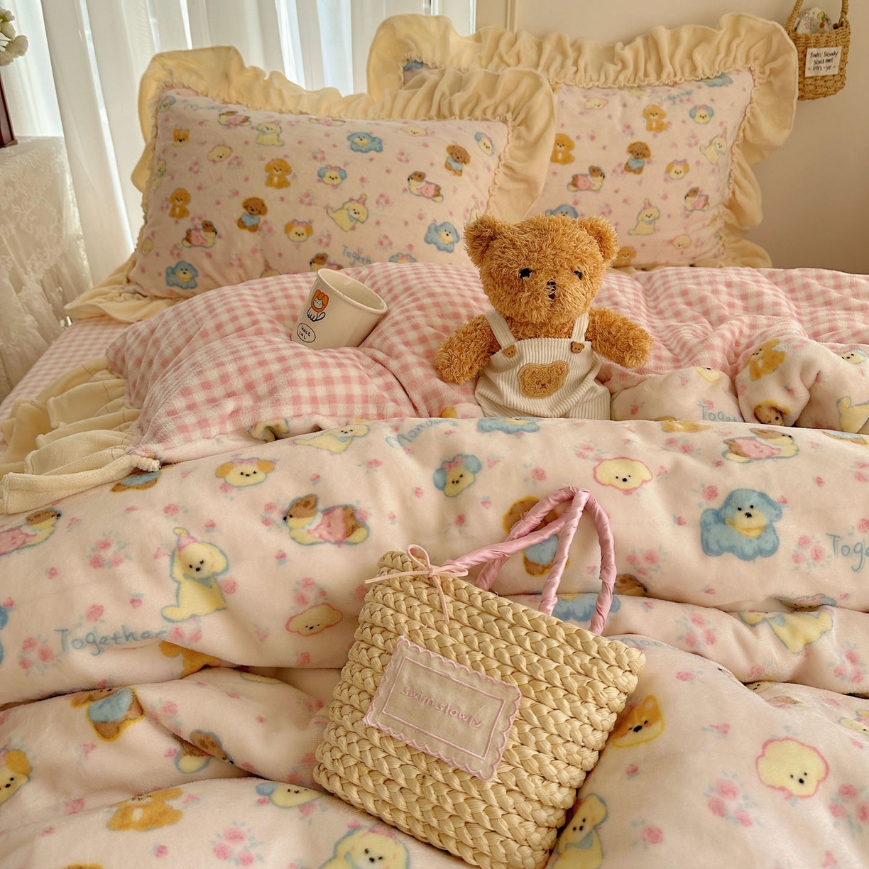 91家纺网 家纺一手货源 找家纺 瑞莱 上新2025年秋冬新款A类200克牛奶绒卡通印花四件套 小泡芙