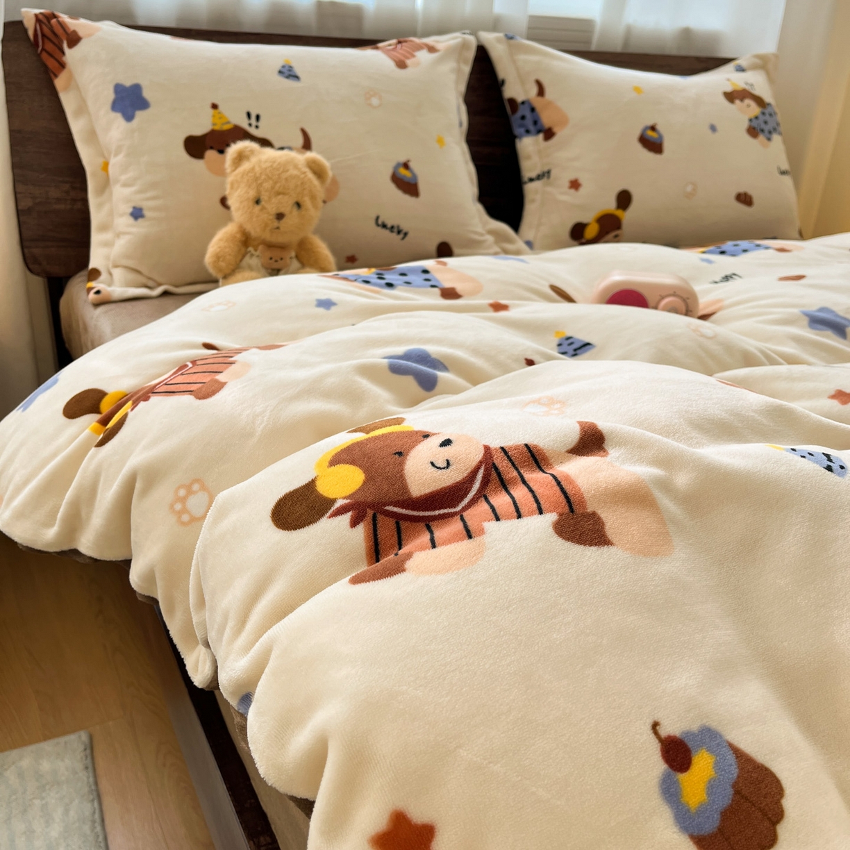 91家纺网 家纺一手货源 找家纺 寻米 2025新款加厚牛奶绒印花床笠-大床牛奶绒床笠一号 摇滚星球